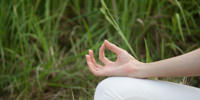 mudra bienfaits de la pratique du yoga des mains